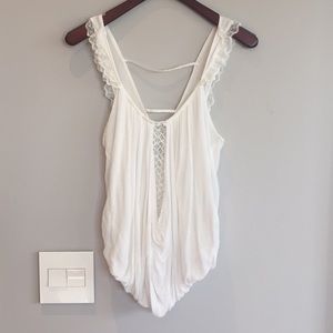 Romantics ivory sleeveless blouse - Small